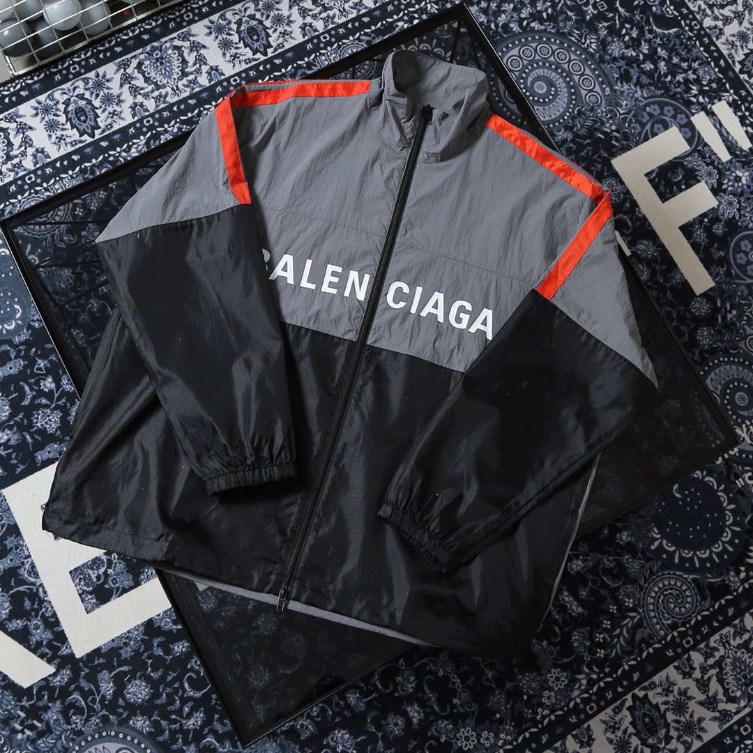 21FW Men BÄLEÑCIÄGÄs Windbreaker Jacket Women jackets casual Street Outdoor sweatshirts top quality, Black;brown
21FW Men BÄLEÑCIÄGÄs Windbreaker Jacket Women jackets casual Street Outdoor sweatshirts top quality, Black;brown