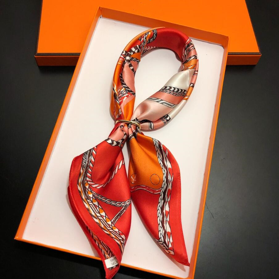 2021 Top Quality Woman Silk Scarf Fashion Headband Designer Letter Animal Small Scarfs Headscarf Accessories Gift
2021 Top Quality Woman Silk Scarf Fashion Headband Designer Letter Animal Small Scarfs Headscarf Accessories Gift
