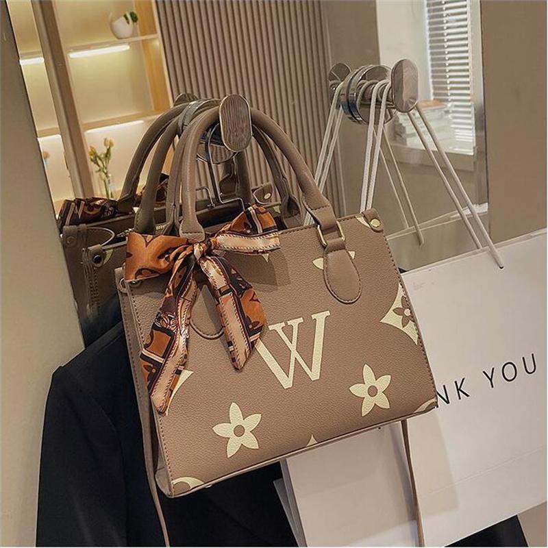 2022 Fashion Shoulder shopping Luxury Designer all match Bags Handbags totes High Quality purse mobile phone bag letter print Women wallet vintage cross body lady, 01
2022 Fashion Shoulder shopping Luxury Designer all match Bags Handbags totes High Quality purse mobile phone bag letter print Women wallet vintage cross body lady, 01