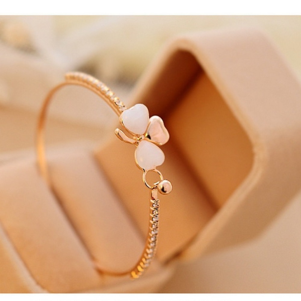 Hand catenary Korean exquisite bowknot clover Bracelet simple and creative girl student peach heart cat's eye stone full diamond bracelet, Golden;silver
Hand catenary Korean exquisite bowknot clover Bracelet simple and creative girl student peach heart cat's eye stone full diamond bracelet, Golden;silver