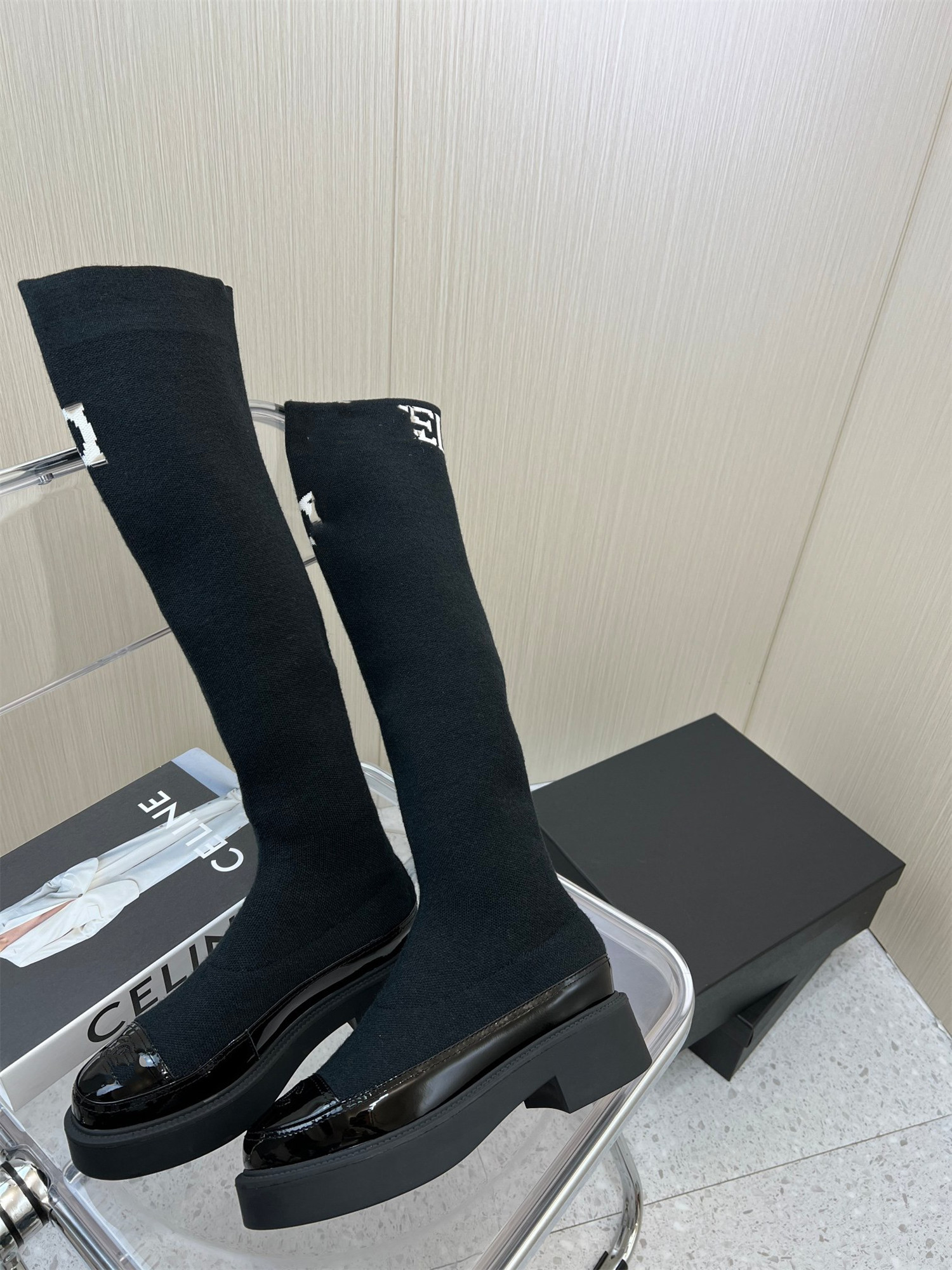 Black flat shoes mid-tube boots stretch knit socks boot leather wool women's luxury designer booties factory shoe size 35-40, Box
Black flat shoes mid-tube boots stretch knit socks boot leather wool women's luxury designer booties factory shoe size 35-40, Box
