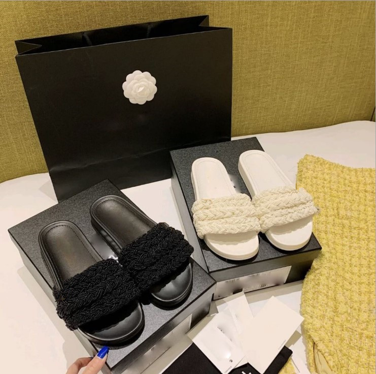 Women Mules Sandals Pearls Sliders Stuffies Top Quality Lambskin Black White Flat Slippers Ladies Beach Rubber Flip Flops
Women Mules Sandals Pearls Sliders Stuffies Top Quality Lambskin Black White Flat Slippers Ladies Beach Rubber Flip Flops