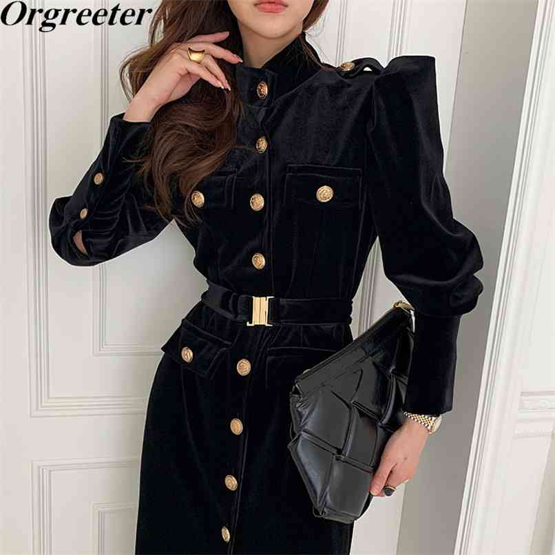 Arrival Safari Style Split Black Velvet Dresses Spring Stand collar Straight Puff sleeve Gold Button Retro 210602
Arrival Safari Style Split Black Velvet Dresses Spring Stand collar Straight Puff sleeve Gold Button Retro 210602