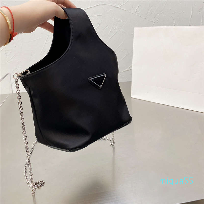 designer Fashion Ladies One Shoulder Underarm Bag Nylon Handbag Vegetable Basket Triangle Letter Pattern Small portable wallet, Pink
designer Fashion Ladies One Shoulder Underarm Bag Nylon Handbag Vegetable Basket Triangle Letter Pattern Small portable wallet, Pink