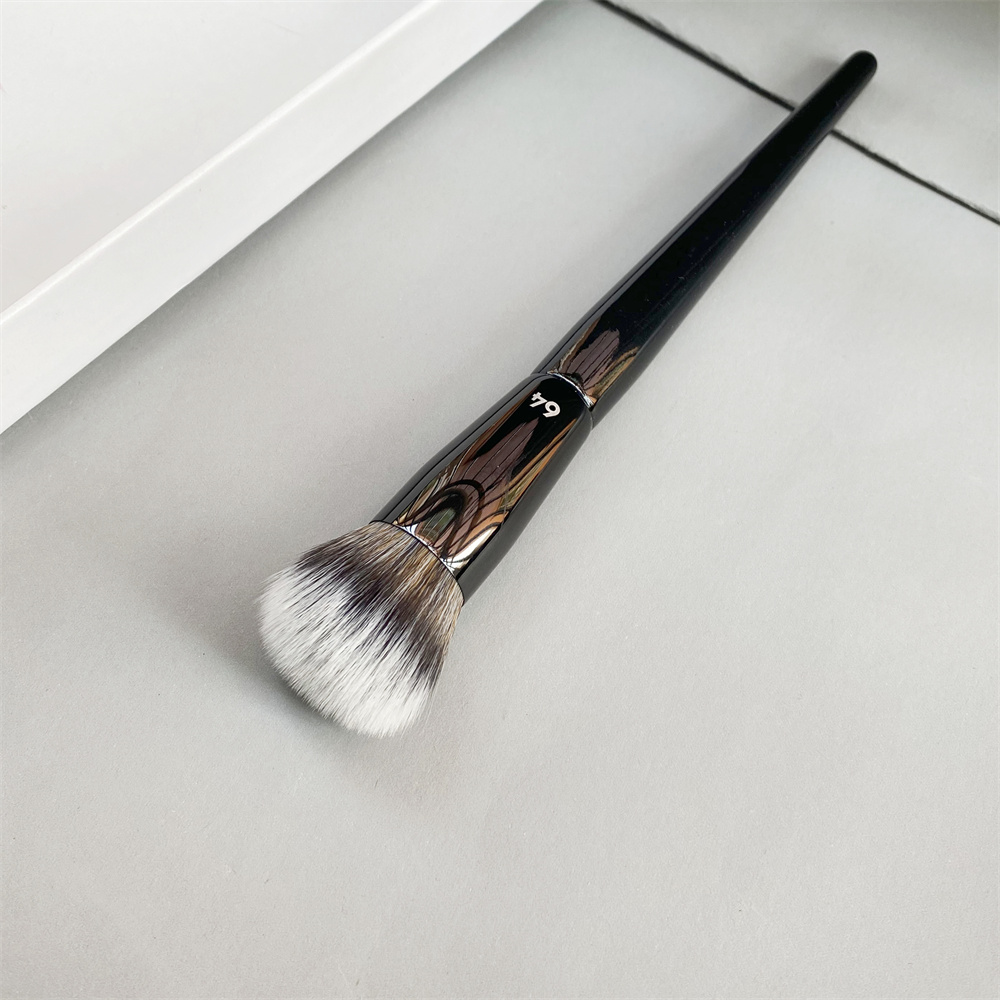 Pro Diffuser Foundation Makeup Brush #64 - Black Dual-Fiber Stippling Foundation Cream Beauty Cosmetics Blender Tool
Pro Diffuser Foundation Makeup Brush #64 - Black Dual-Fiber Stippling Foundation Cream Beauty Cosmetics Blender Tool