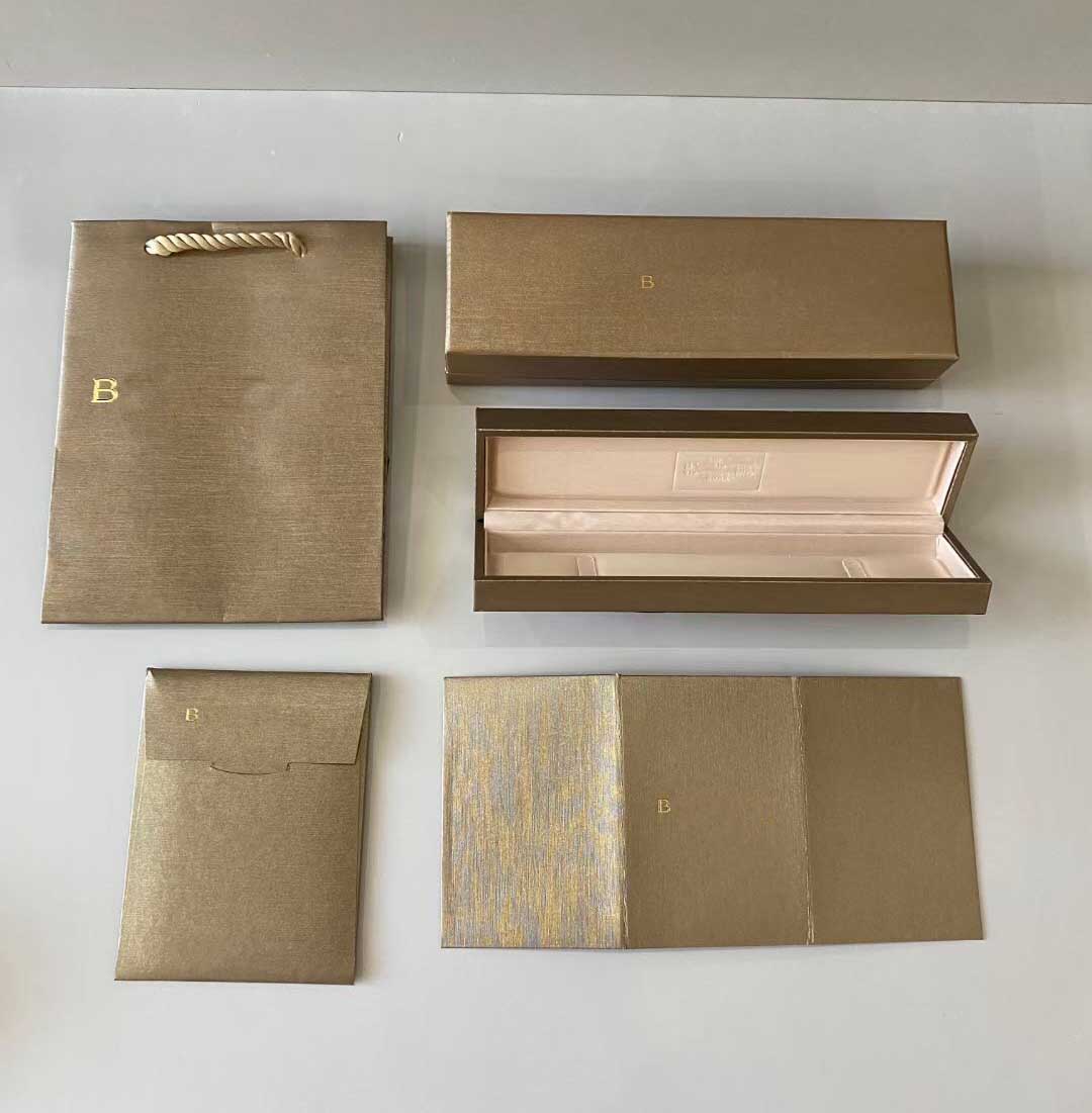 2021 Luxury quality necklace box ring bracelet earring for jewelry packing have correct stamp PS4878
2021 Luxury quality necklace box ring bracelet earring for jewelry packing have correct stamp PS4878