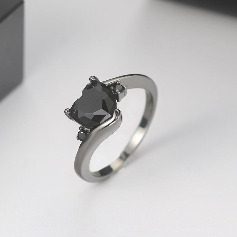 Cluster Rings Love Heart For Women Wedding Jewellery Purple Zircon Black Gold Color Engagement Gifts Jewelry Wholesale R110, Golden;silver 
Cluster Rings Love Heart For Women Wedding Jewellery Purple Zircon Black Gold Color Engagement Gifts Jewelry Wholesale R110, Golden;silver