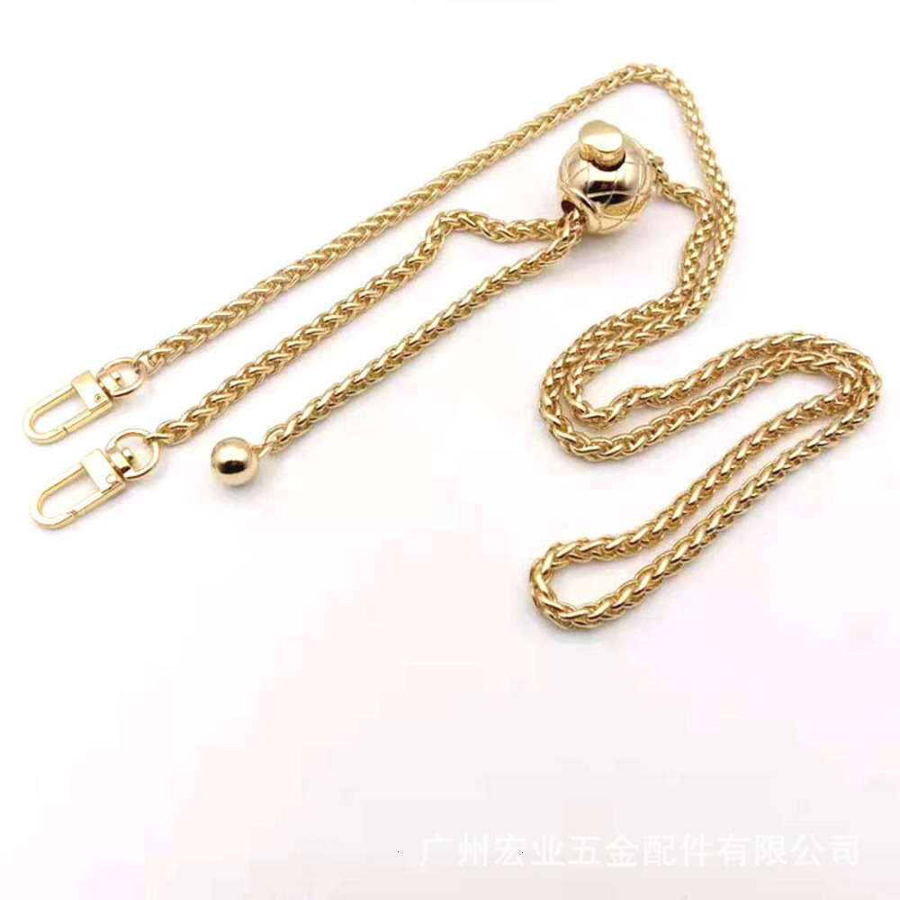 Straight adjustable golden ball messenger with metal small fragrance bag chain, Black;white
Straight adjustable golden ball messenger with metal small fragrance bag chain, Black;white