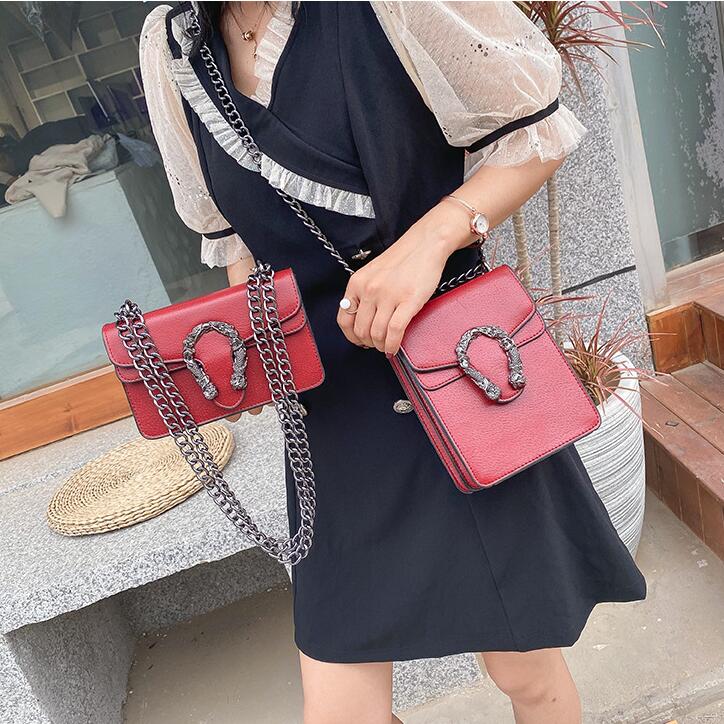 wholesale women leather shoulder bag retro personality silver buckle chain bags Joker vertical solid color leatheres handbag street trend leathers storage wallet
wholesale women leather shoulder bag retro personality silver buckle chain bags Joker vertical solid color leatheres handbag street trend leathers storage wallet
