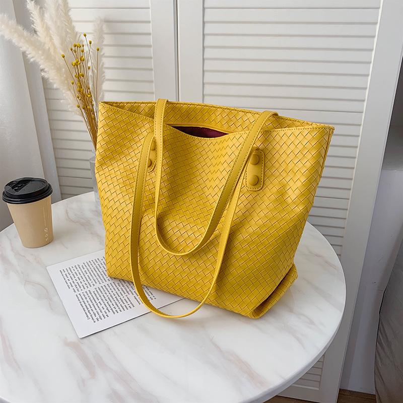 Woven Shoulder Bag Female Large Capacity Tote Soft Leather Handbag 2021 Summer Designer Design Shopping Cross Body, White
Woven Shoulder Bag Female Large Capacity Tote Soft Leather Handbag 2021 Summer Designer Design Shopping Cross Body, White