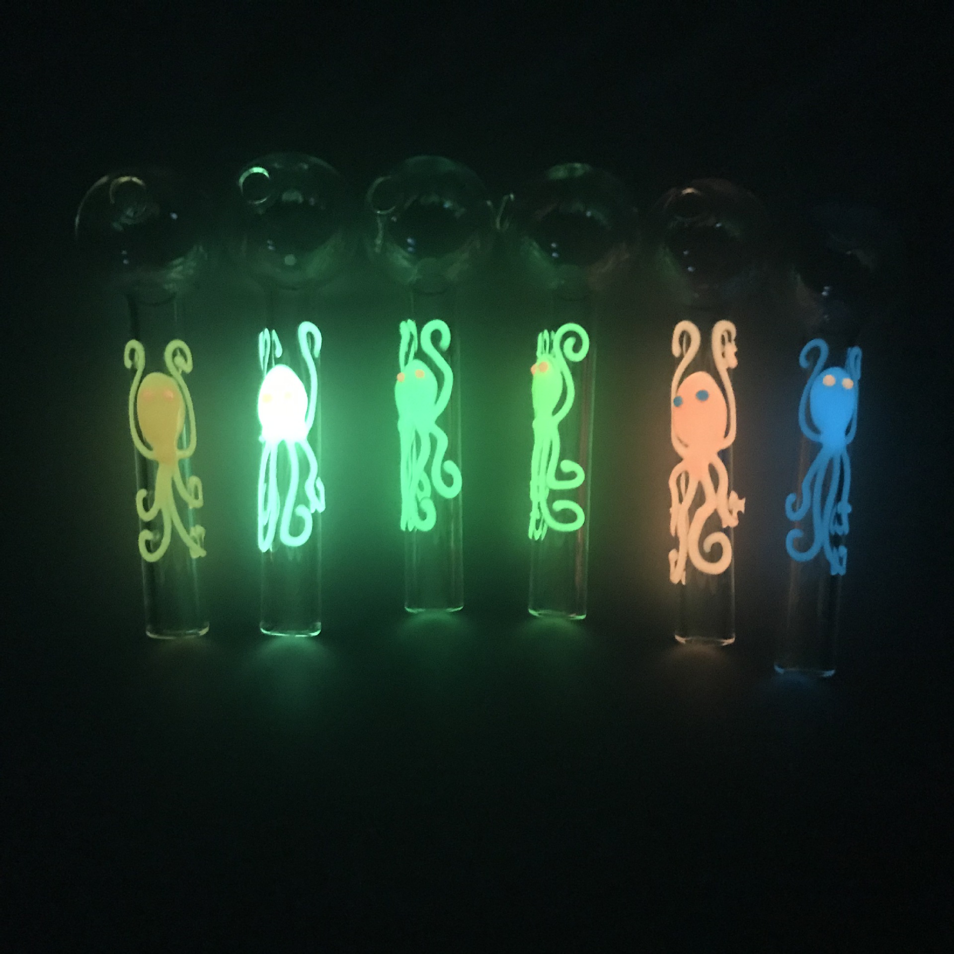 dhl /ups Glass Smoke Spoon Octopus Luminous Hand Pipe Oil Burner Tobacco Pipes Smoking Accessories
dhl /ups Glass Smoke Spoon Octopus Luminous Hand Pipe Oil Burner Tobacco Pipes Smoking Accessories