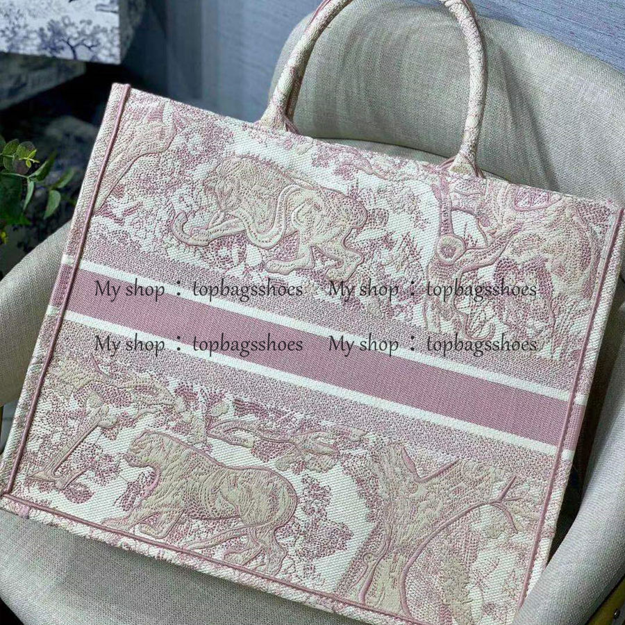Luxurys Designers Large Tote Bags embroidery 3D three-dimensional tiger pattern capacity luxury big brand shopping bag handbag handmade double-sided flower, 2-blue tiger
Luxurys Designers Large Tote Bags embroidery 3D three-dimensional tiger pattern capacity luxury big brand shopping bag handbag handmade double-sided flower, 2-blue tiger
