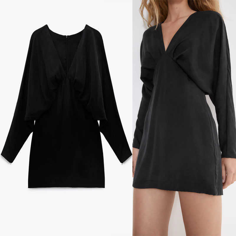 Za Satin Pleated Mini Dress Women Long Sleeve V Neck Black Office Lady Dresses Female Fashion Back Hidden Zip Vestido 210602
Za Satin Pleated Mini Dress Women Long Sleeve V Neck Black Office Lady Dresses Female Fashion Back Hidden Zip Vestido 210602