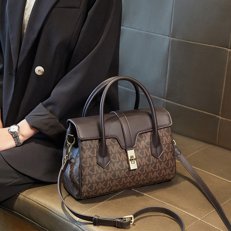 Womens Bag 2021 Spring and Summer New Popular All-Matching Internet Celebrity Shoulder Tote Bag Top-Selling Product Fashion Portable Messeng, Coffee
Womens Bag 2021 Spring and Summer New Popular All-Matching Internet Celebrity Shoulder Tote Bag Top-Selling Product Fashion Portable Messeng, Coffee