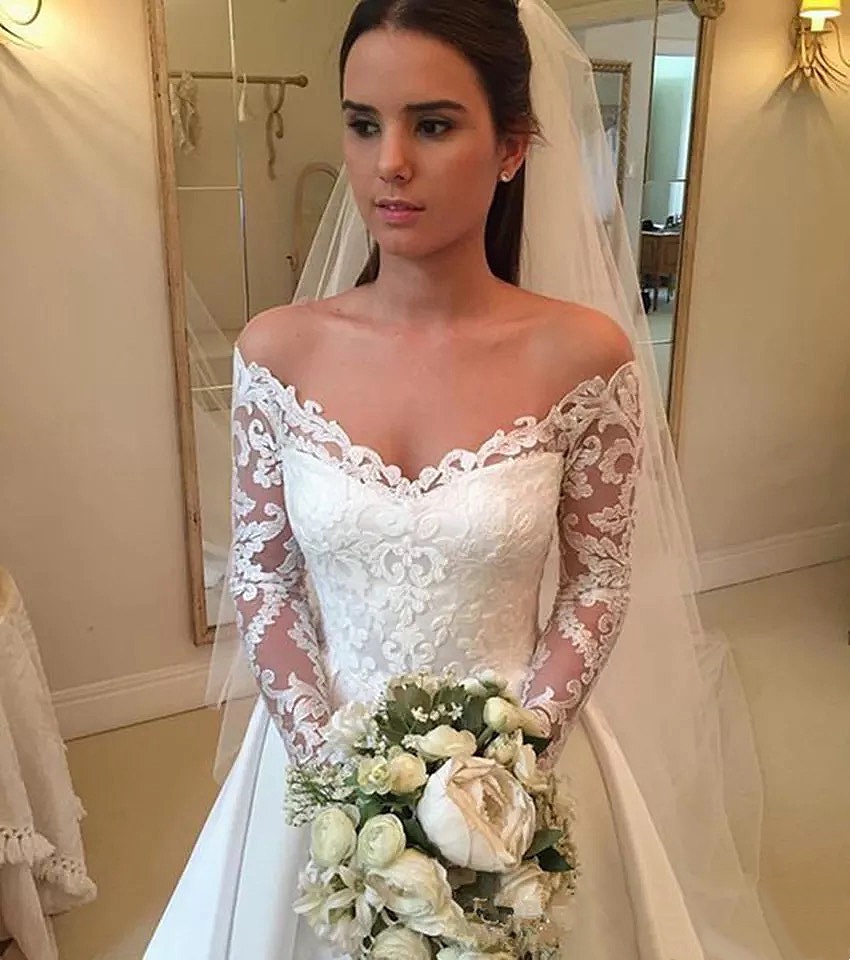 2024 Country V neck Satin Wedding Dresses Bridal Gowns Long Sleeve Lace Appliques A Line Bride Dress Sweep Train Vintage Off Shoulder Vestidos De Novi