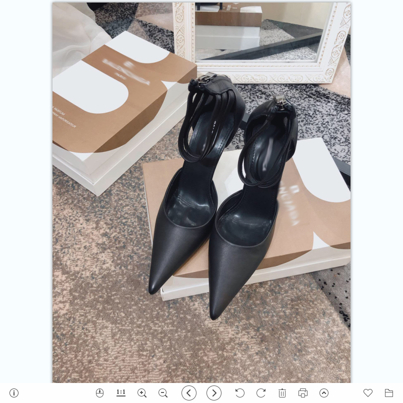 2021 Good Quality Fashion Women Luxurys Designers Shoes Designer Sandals Womens Luxury High Heels Sandal Dress Shoess With Box Size 35-41 -G520, Black
2021 Good Quality Fashion Women Luxurys Designers Shoes Designer Sandals Womens Luxury High Heels Sandal Dress Shoess With Box Size 35-41 -G520, Black
