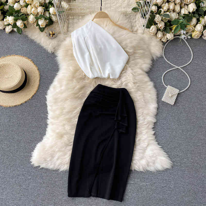 Women Two Piece Set Oblique Shoulder Sleeveless Shirt High Waist Buttocks Skirt Slim Fashion Spring Summer 11B531 210525, Black
Women Two Piece Set Oblique Shoulder Sleeveless Shirt High Waist Buttocks Skirt Slim Fashion Spring Summer 11B531 210525, Black