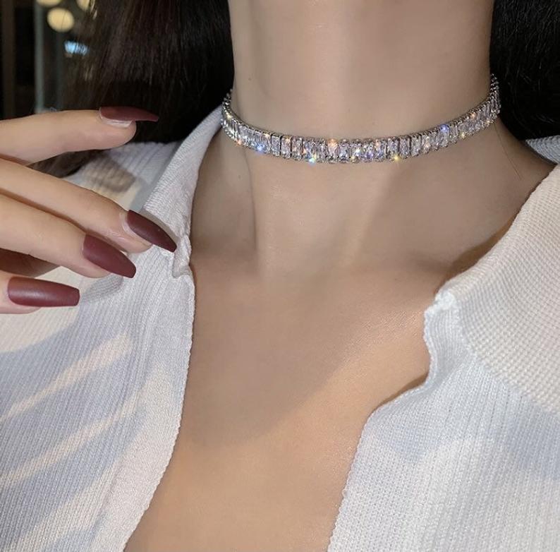 Chokers 5A 4*8mm Rectangle Cubic Zirconia CZ Choker Iced Out Bling Tennis Chain 32+10cm Collar Necklace
Chokers 5A 4*8mm Rectangle Cubic Zirconia CZ Choker Iced Out Bling Tennis Chain 32+10cm Collar Necklace