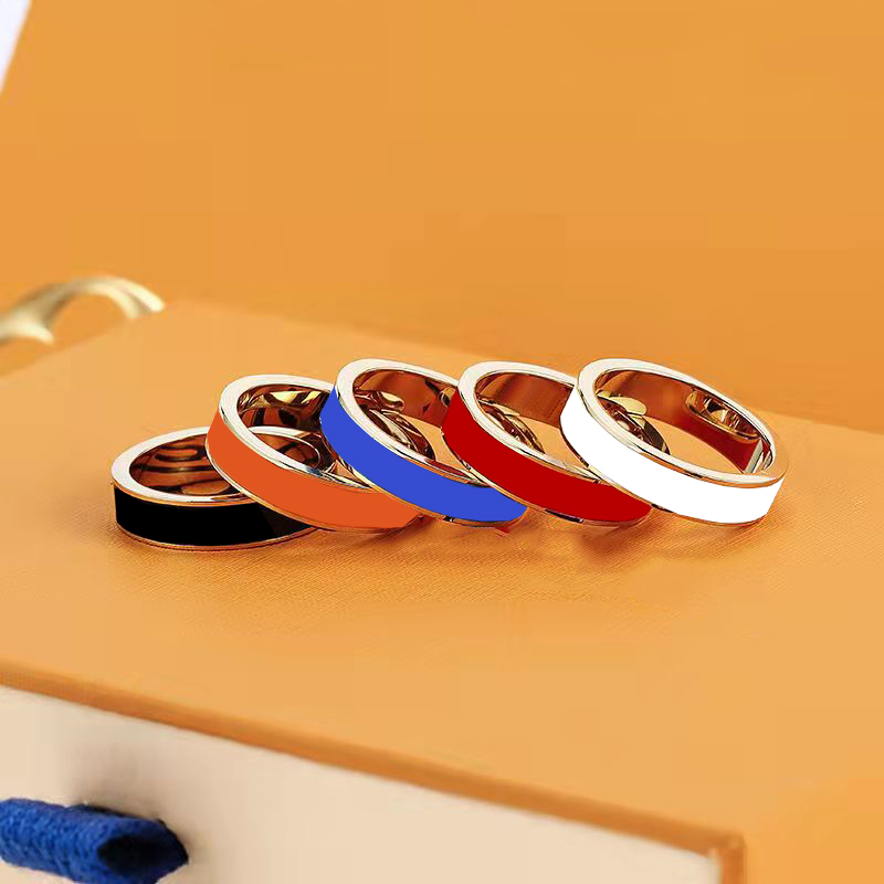 2022 Luxury Designer Ring fashion silver letters temperament versatile, full of personality, couple gift ladies party engagement jewelry box is very good
2022 Luxury Designer Ring fashion silver letters temperament versatile, full of personality, couple gift ladies party engagement jewelry box is very good