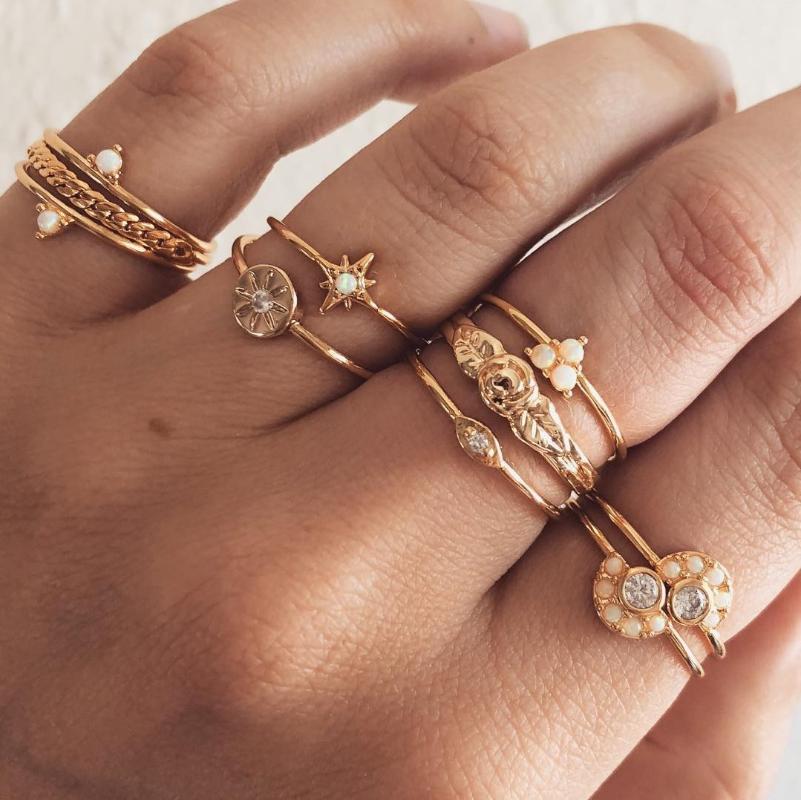 Wedding Rings 10 Pcs/set Bohemian Vintage Rose Trend Totems Crystal Gold Silver Ring Set Women Charm Joint Party Jewelry Gift
Wedding Rings 10 Pcs/set Bohemian Vintage Rose Trend Totems Crystal Gold Silver Ring Set Women Charm Joint Party Jewelry Gift
