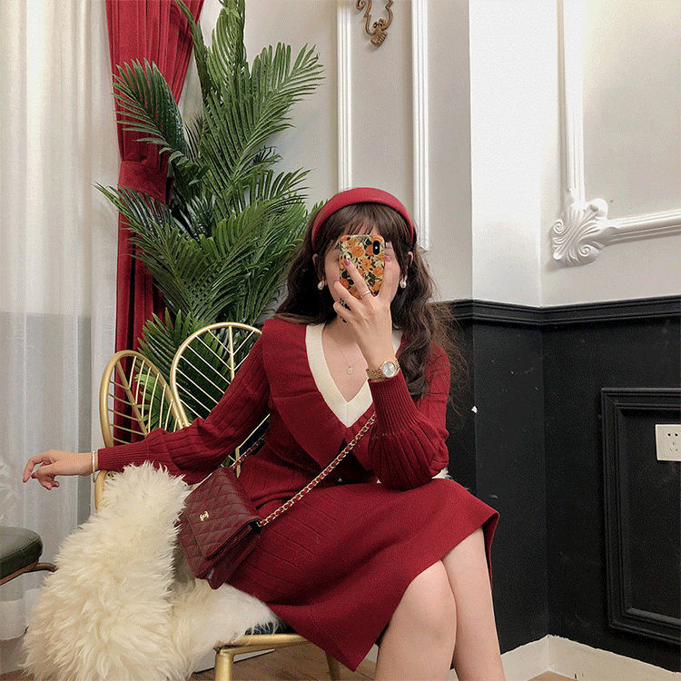 Winter Retro Knitted Dress Women Sweet V-Neck Midi Sweater Dress Female Long Sleeve French Elegant Dress Korean 210521
