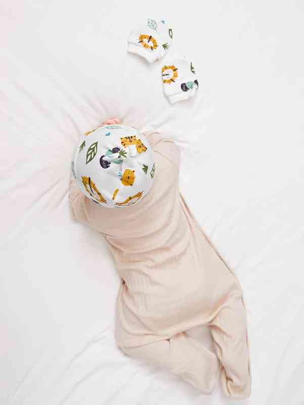 Baby Cartoon Graphic Hat & 1pair Gloves SHE01