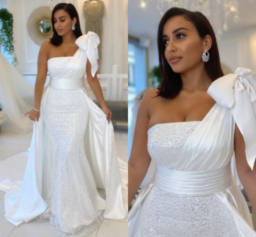 Arabic Dubai Mermaid White Evening Dress One Shoulder Formal Prom Party Gowns With Bow Satin And Sequined Overskirt Vestidos De Noche 2021