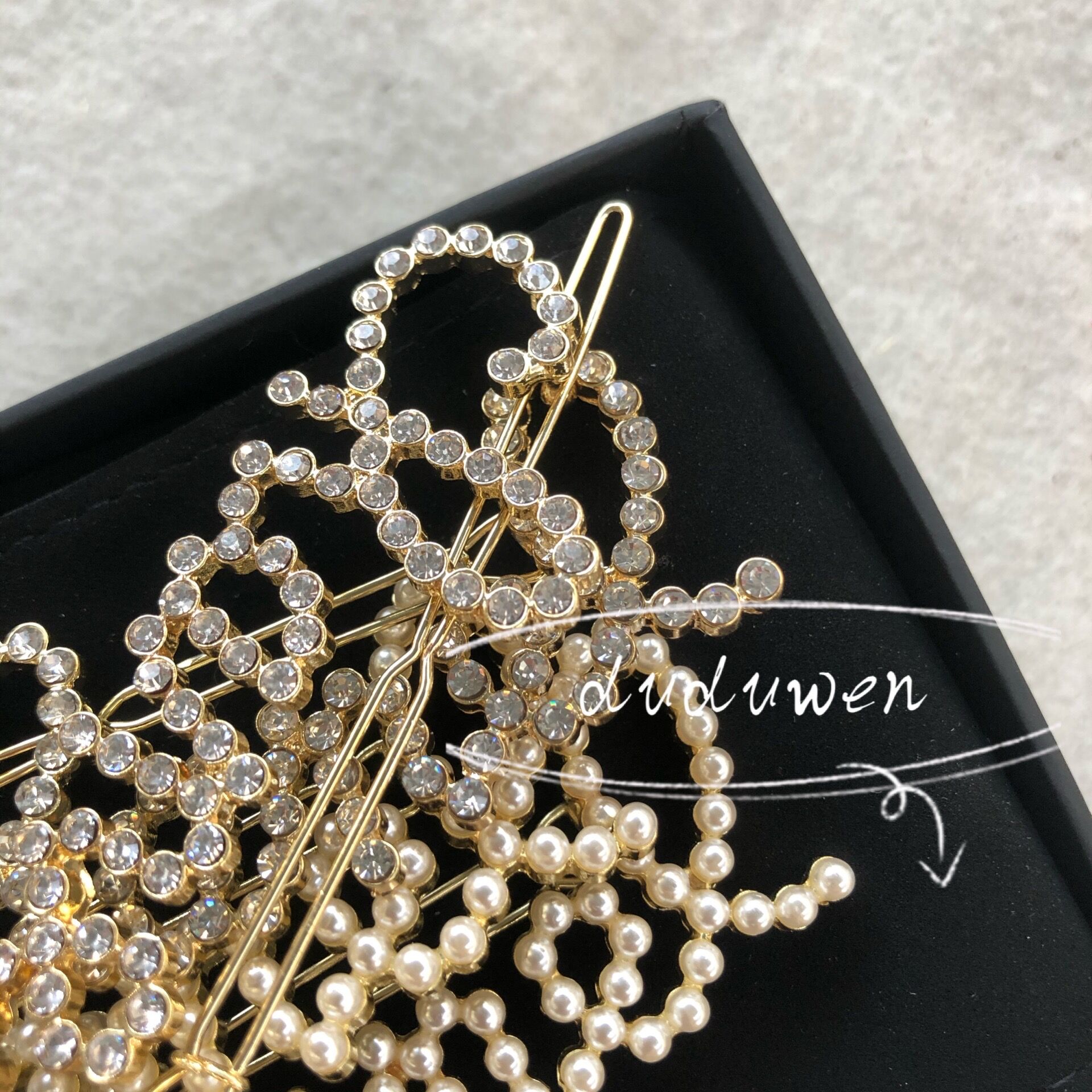 party gift C lady Fashion metal hair clips Classic stone or pearls letters design hairpins collection hair accessories VIP paper card
party gift C lady Fashion metal hair clips Classic stone or pearls letters design hairpins collection hair accessories VIP paper card