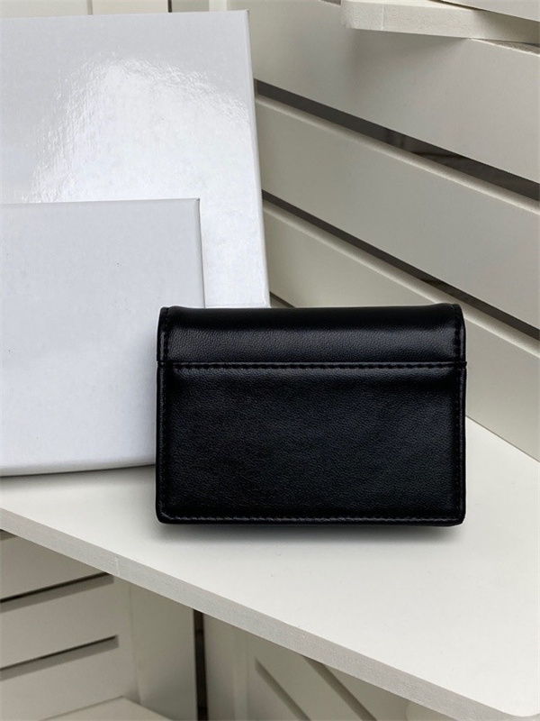 Dio 2021 Fashion Short Wallet PVC Designer Classic Letter Retro Card Case Trend Men and Women Sale Bag, 01
Dio 2021 Fashion Short Wallet PVC Designer Classic Letter Retro Card Case Trend Men and Women Sale Bag, 01