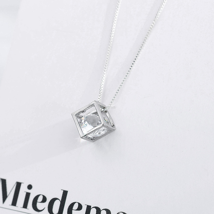 Fashion Diamond Box pendant necklace Silver gold chains women necklaces birthday wedding jewelry gift will and sandy
Fashion Diamond Box pendant necklace Silver gold chains women necklaces birthday wedding jewelry gift will and sandy