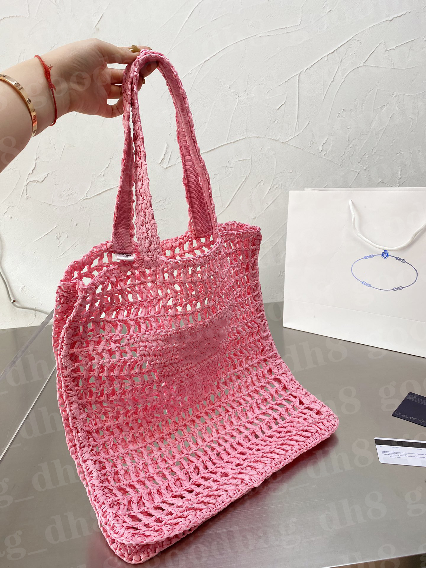 2021 Womens Totes Bags Woody Tote Women High Quality Handbag Designer Handbags Luxurys Designers Bags Shoulder Crossbody Travel Bag Purses, Extra cost
2021 Womens Totes Bags Woody Tote Women High Quality Handbag Designer Handbags Luxurys Designers Bags Shoulder Crossbody Travel Bag Purses, Extra cost