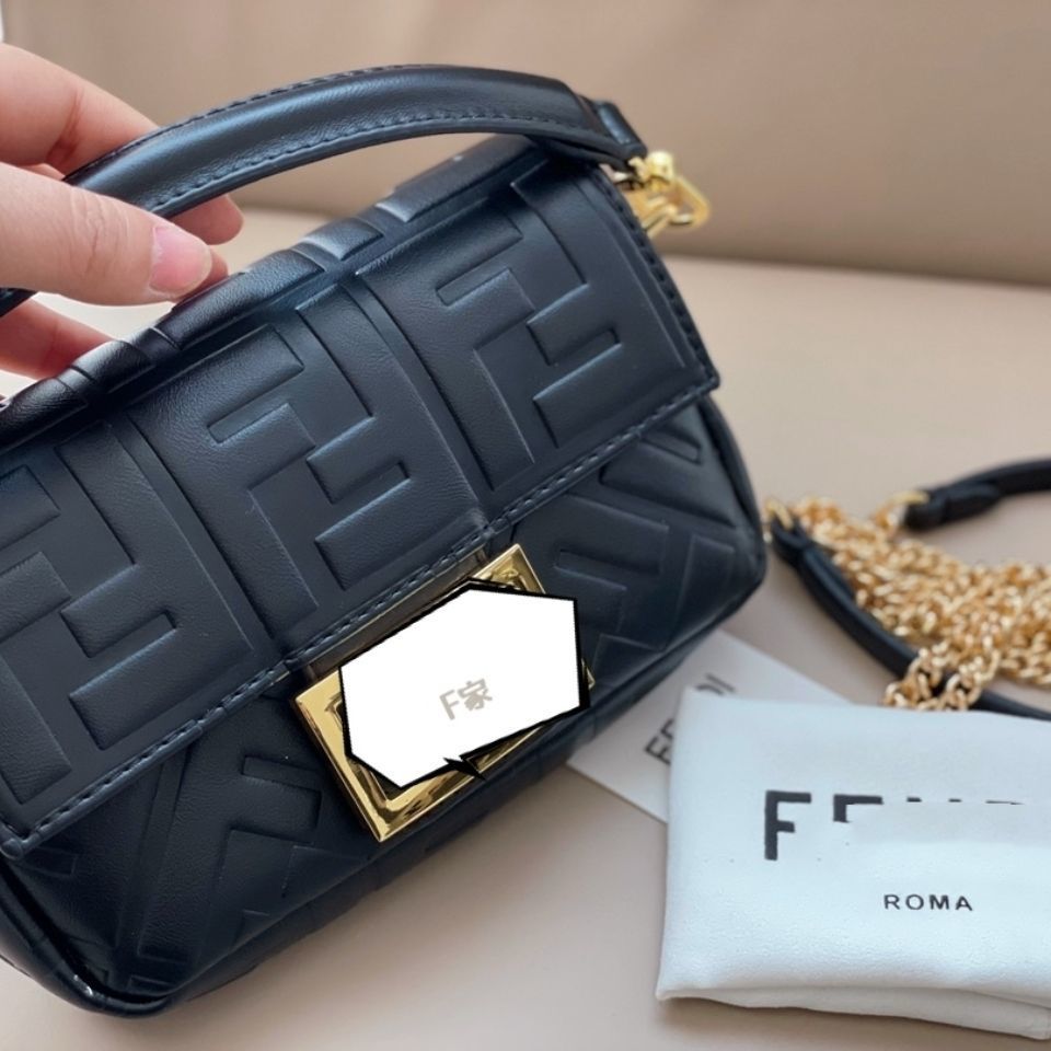 Large-capacity Handbags2021f Family New French Stick Fashion Trend Women's Bag Is Small, Cute and Practical, Preferred a Variety of Colorsde, Red
Large-capacity Handbags2021f Family New French Stick Fashion Trend Women's Bag Is Small, Cute and Practical, Preferred a Variety of Colorsde, Red