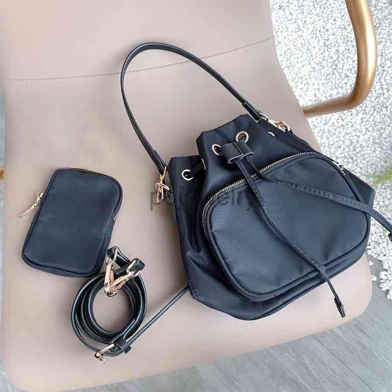 Shoulder Bags Organizer Large capacity storage bag High quality fashion men travel toilet pouch women cosmetic make up famous classical toil, Blue;pink
Shoulder Bags Organizer Large capacity storage bag High quality fashion men travel toilet pouch women cosmetic make up famous classical toil, Blue;pink