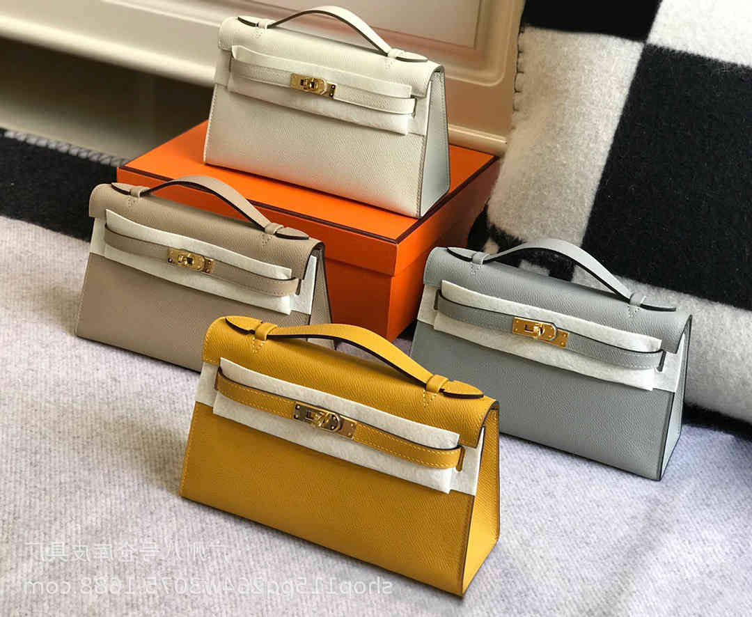 bags 2021 Kelly Mini Bag pig nose chain leather women's one shoulder portable generation
bags 2021 Kelly Mini Bag pig nose chain leather women's one shoulder portable generation