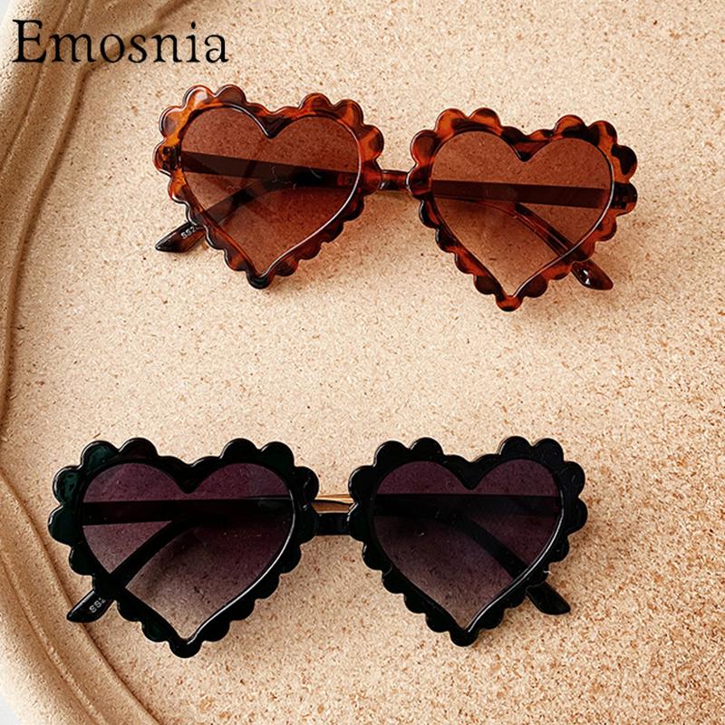 Fashion Love Heart Kids Sunglasses Girls Children Anti-UV Goggle Plastic Baby Boys Sun Glasses Shades UV400 Eyewear
Fashion Love Heart Kids Sunglasses Girls Children Anti-UV Goggle Plastic Baby Boys Sun Glasses Shades UV400 Eyewear