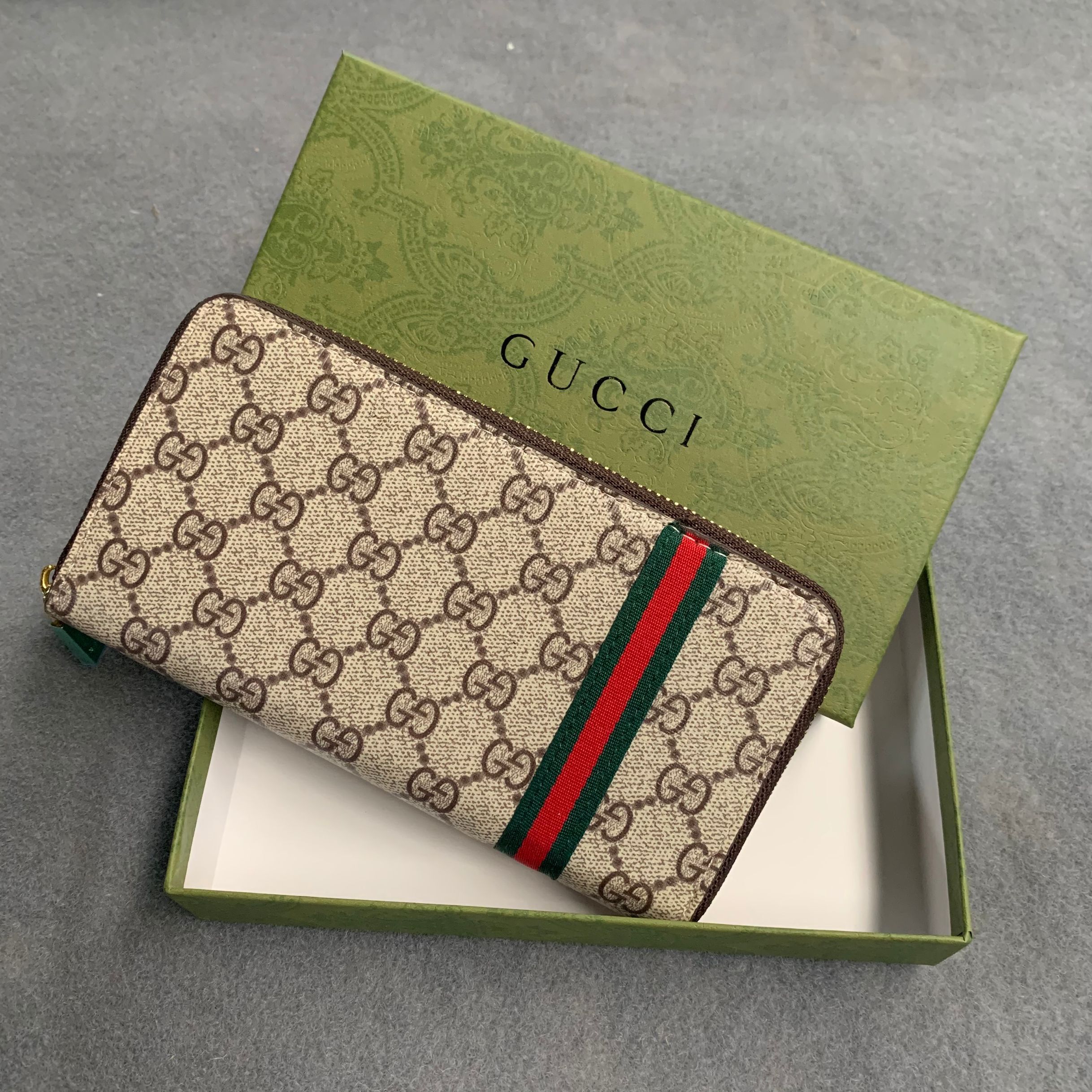 LOUIS VUITTON LV GUCCI ZIPPY WALLET VERTICAL the most stylish way to carry around money cards and coins famous designer purse card holder long busines 60017
LOUIS VUITTON LV GUCCI ZIPPY WALLET VERTICAL the most stylish way to carry around money cards and coins famous designer purse card holder long busines 60017