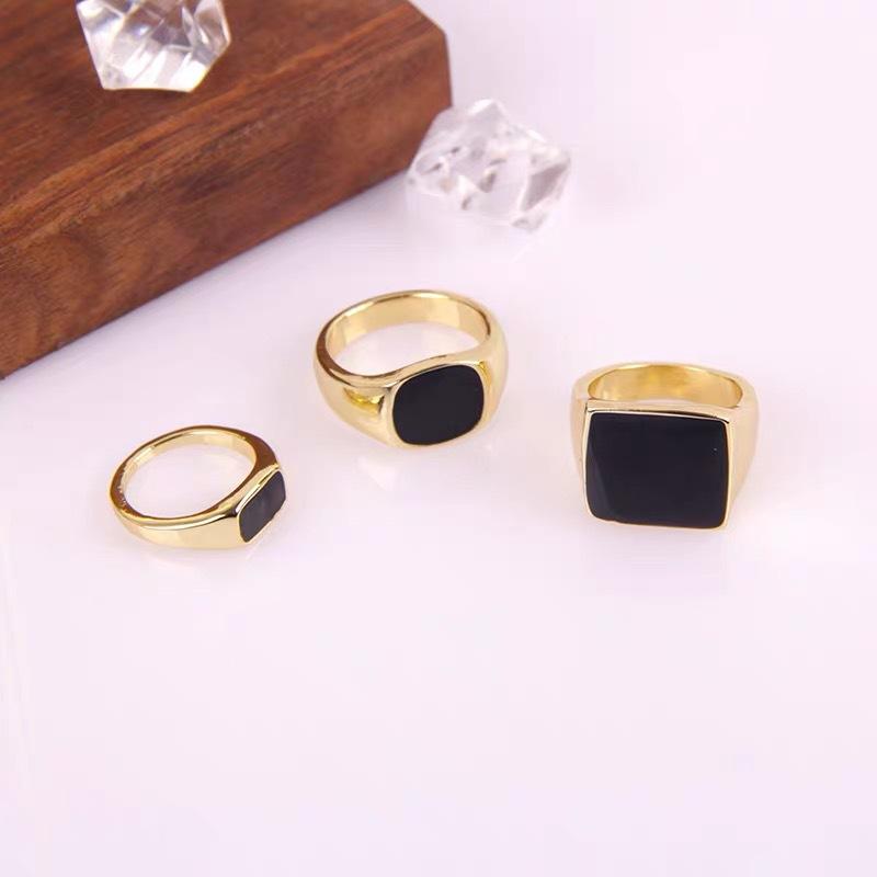 Ladies Fashion Punk Smooth Stainless Steel Gold Black Hip Hop Ring Retro Temperament Party Wedding Gift Cluster Rings
Ladies Fashion Punk Smooth Stainless Steel Gold Black Hip Hop Ring Retro Temperament Party Wedding Gift Cluster Rings