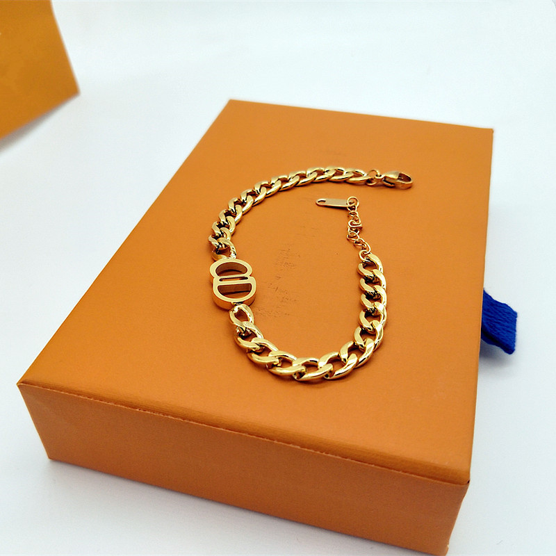 Golden letter D home Charm bracelet men's women's titanium steel classic designer European and American social birthday wedding anniversary gift jewelry not fade
Golden letter D home Charm bracelet men's women's titanium steel classic designer European and American social birthday wedding anniversary gift jewelry not fade