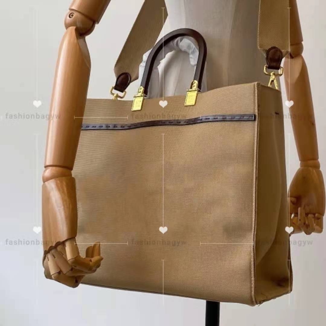 Designer beach bag vintage baguette bags luxury women men crossbody Letters embroidery Tote oversized canvas shoulder totes Fashion style
Designer beach bag vintage baguette bags luxury women men crossbody Letters embroidery Tote oversized canvas shoulder totes Fashion style