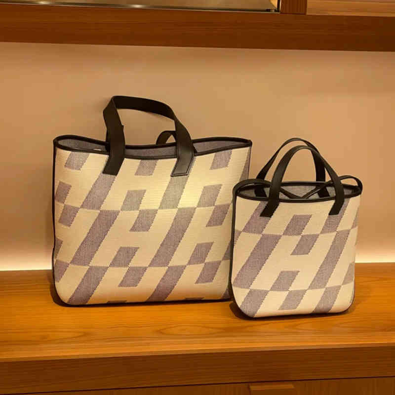 H home large capacity canvas underarm tote bag new letter bucket bag Single Shoulder Messenger portable shopping bag female
H home large capacity canvas underarm tote bag new letter bucket bag Single Shoulder Messenger portable shopping bag female