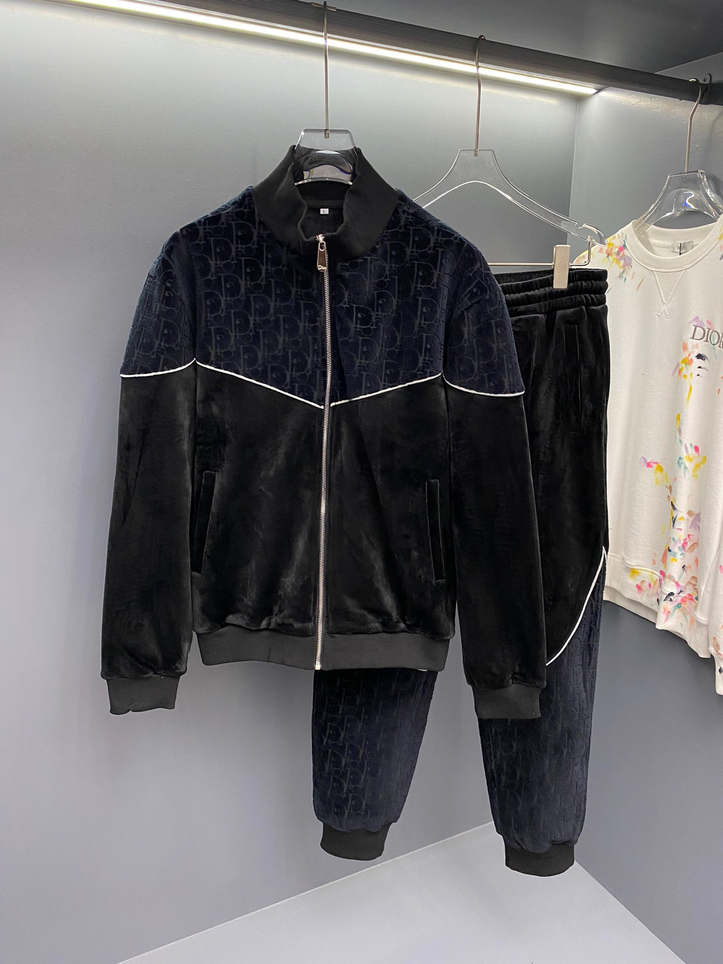 2021ss spring and summer new high grade cotton shirt Men's hoodie Suit pants Casual Fashion jacket Color stripe print sweatshirt Size:, Black;brown
2021ss spring and summer new high grade cotton shirt Men's hoodie Suit pants Casual Fashion jacket Color stripe print sweatshirt Size:, Black;brown