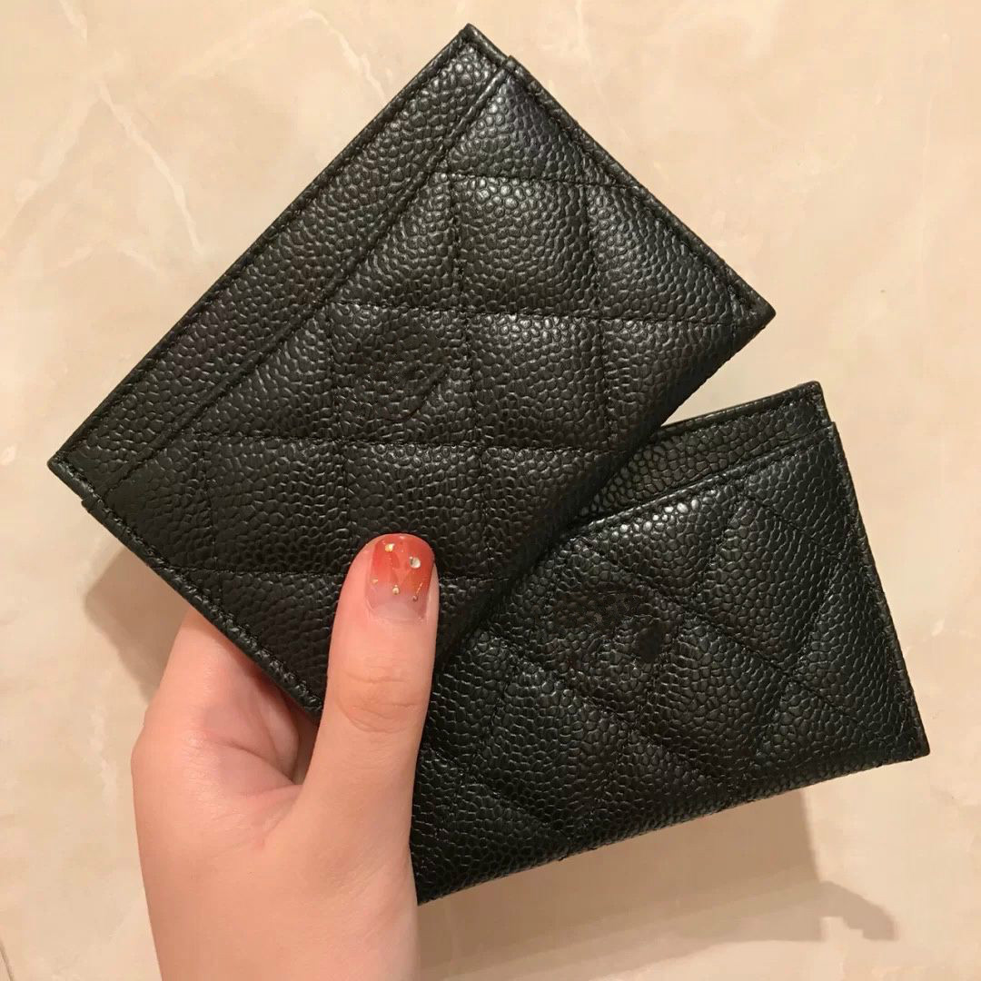 2021 small caviar lychee pattern short card bag ladies large-capacity clutch, Brown;gray
2021 small caviar lychee pattern short card bag ladies large-capacity clutch, Brown;gray