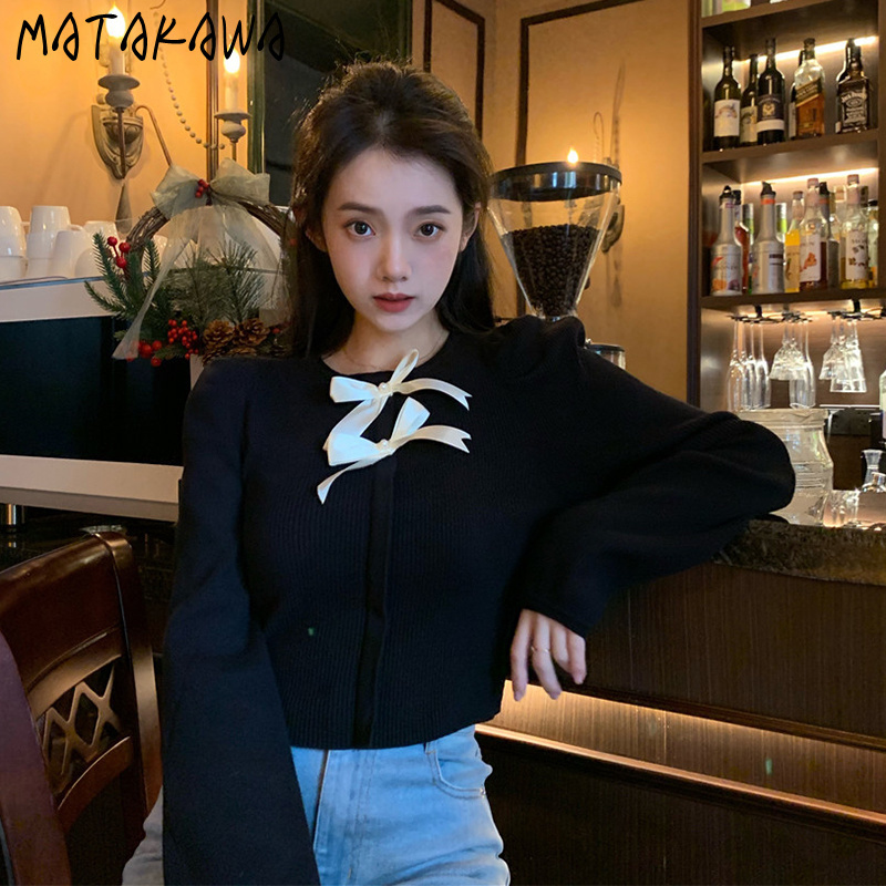 MATAKAWA White Bottoming Top Women O-Neck Sweater Spring Korean Fashion Bow Knit Sweater 210513