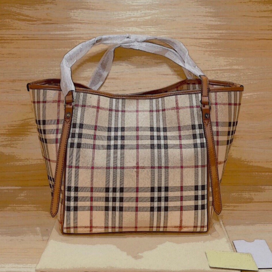 luxury classic design plaid warhorse bag business commuter tote one-shoulder portable shopping package of boston
luxury classic design plaid warhorse bag business commuter tote one-shoulder portable shopping package of boston