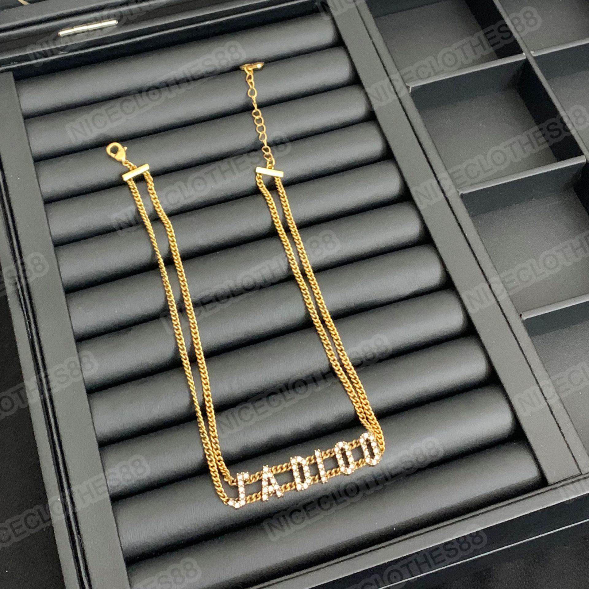 Necklace Family Letter Female Double-layer Chain Personality Light Luxury Temperament Internet Popular Clavicle Bracelet Earrings
Necklace Family Letter Female Double-layer Chain Personality Light Luxury Temperament Internet Popular Clavicle Bracelet Earrings