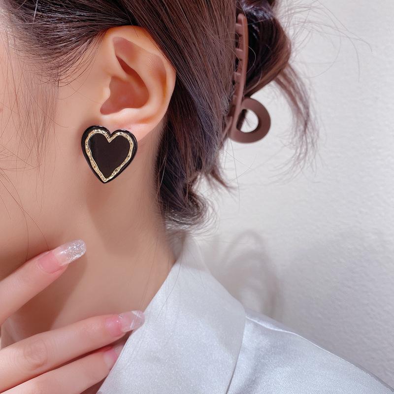 Stud Enamel Heart Earrings For Women Black Color Love Couple Gifts Trendy Korean Simple Cute Romantic Jewelry Accessories Ear, Golden;silver
Stud Enamel Heart Earrings For Women Black Color Love Couple Gifts Trendy Korean Simple Cute Romantic Jewelry Accessories Ear, Golden;silver