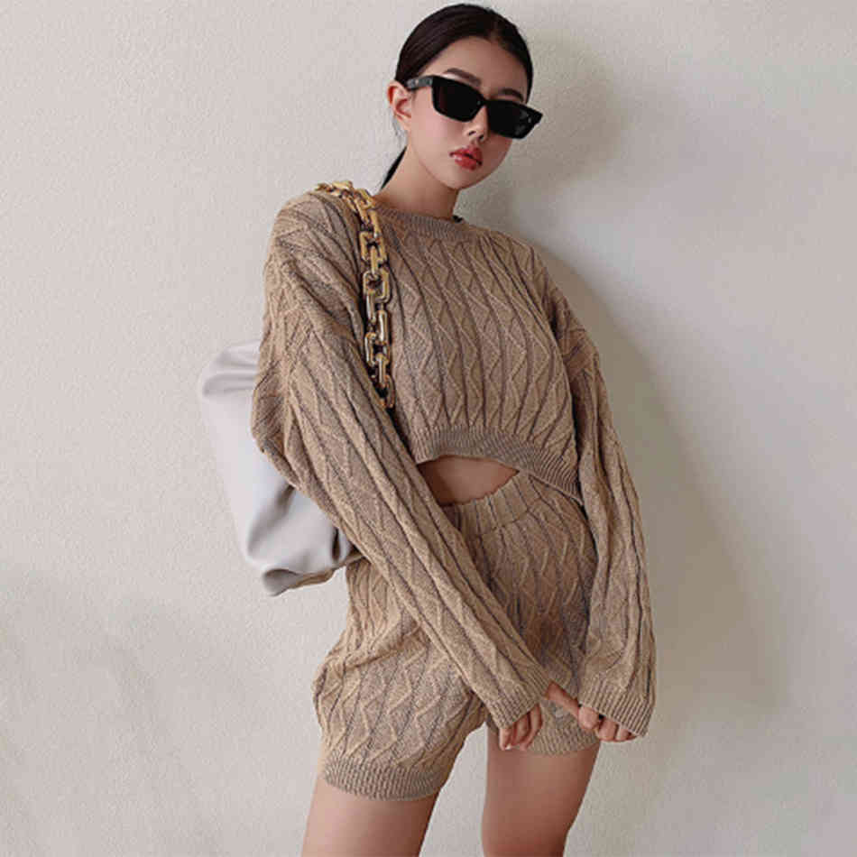 Free Women's Knitted Sweater Set O-Neck Long Sleeve Pullover Shorts & Elastic Casual Two-piece 210524