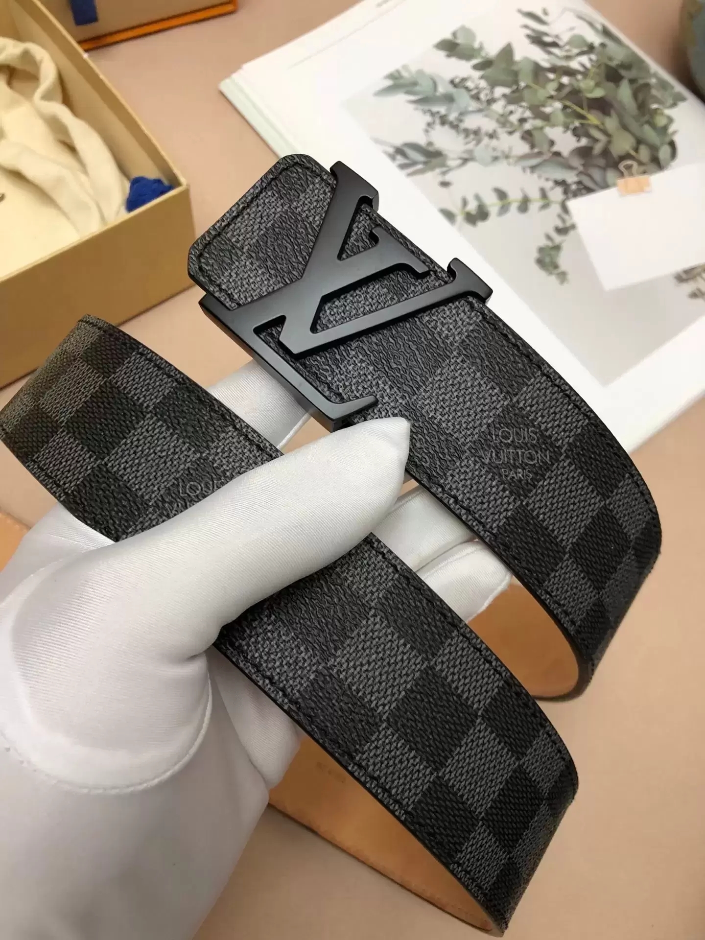 LVLOUISVITTON VUTTON Wallets belt 15 color Fashion Big buckle genuine leatherbeltbelts men women high quality new mensbelts
LVLOUISVITTON VUTTON Wallets belt 15 color Fashion Big buckle genuine leatherbeltbelts men women high quality new mensbelts