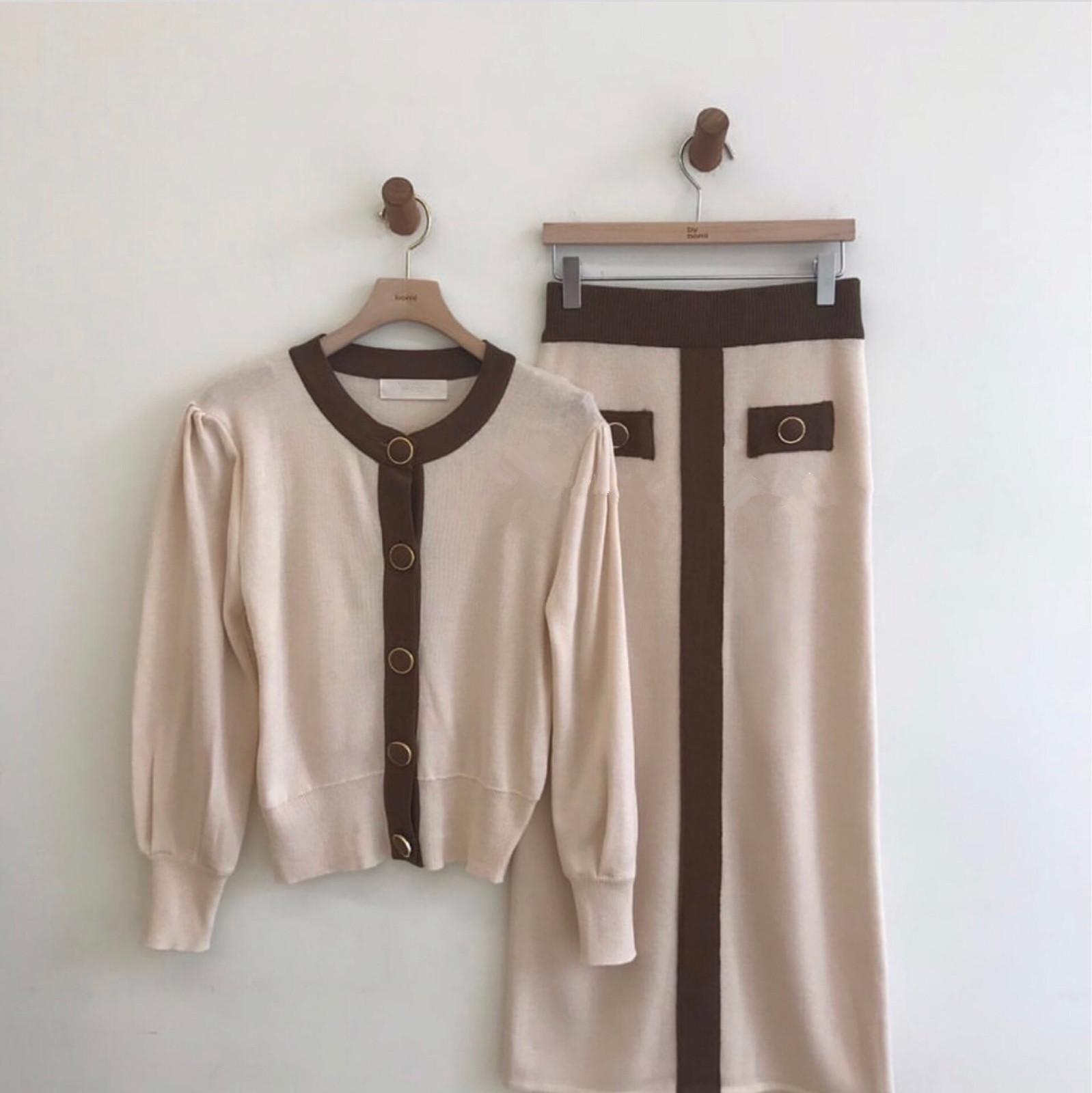 2 Piece Set Women Korean Chic Long Sleeve Single-Breasted Cardigan +High Waist Fashion Colorblock Knitted Skirt Suit 210520
