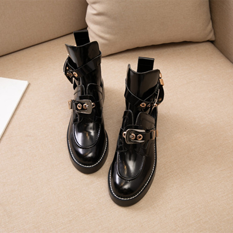 Designer womens cool boots 100% cowhide classic black luxury ankle metal leather thick heel fashion womenss Martin boot size3 color matching 34-41, Shoe box
Designer womens cool boots 100% cowhide classic black luxury ankle metal leather thick heel fashion womenss Martin boot size3 color matching 34-41, Shoe box